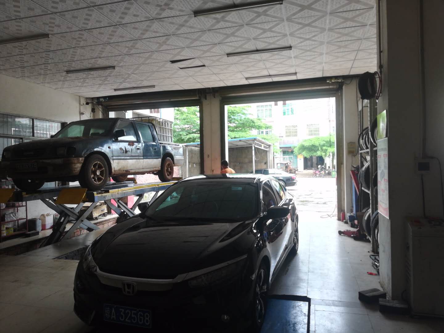 转让老城白莲正在营业中的汽修厂洗车场