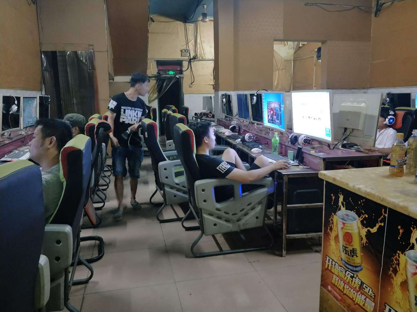 澄迈老城附近马村人民路 网吧转让