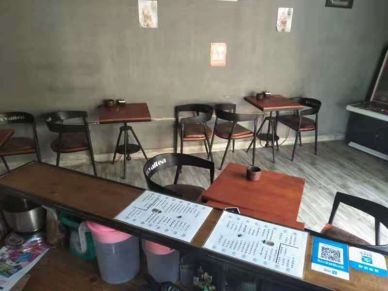 灵山乾坤商业广场冷饮店转让