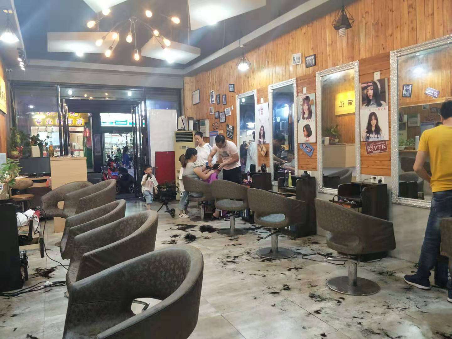 十年老店解放西新华南美发店转让