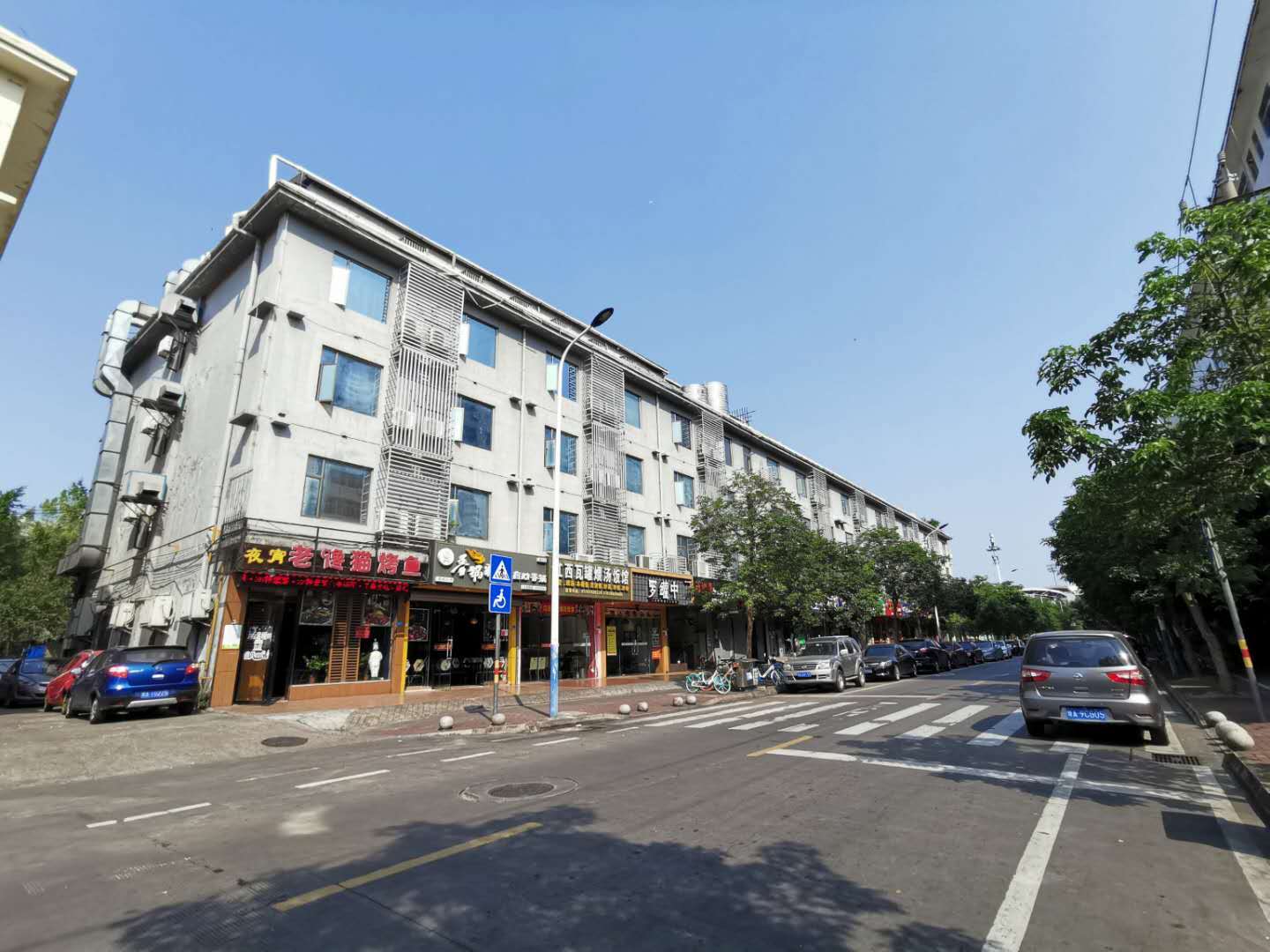 国兴海工商附近餐饮火锅店转让