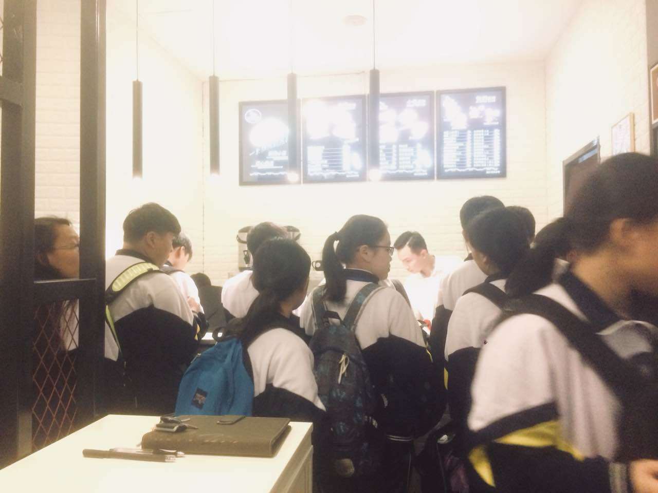 四中高中部后门临街铺面转让