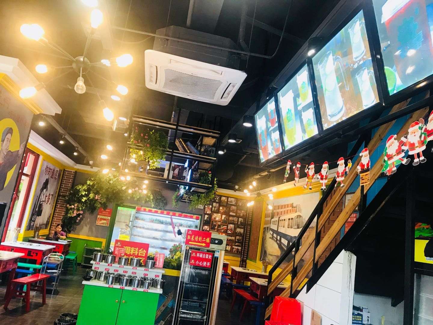 海大北门临街三层连锁火锅店转让