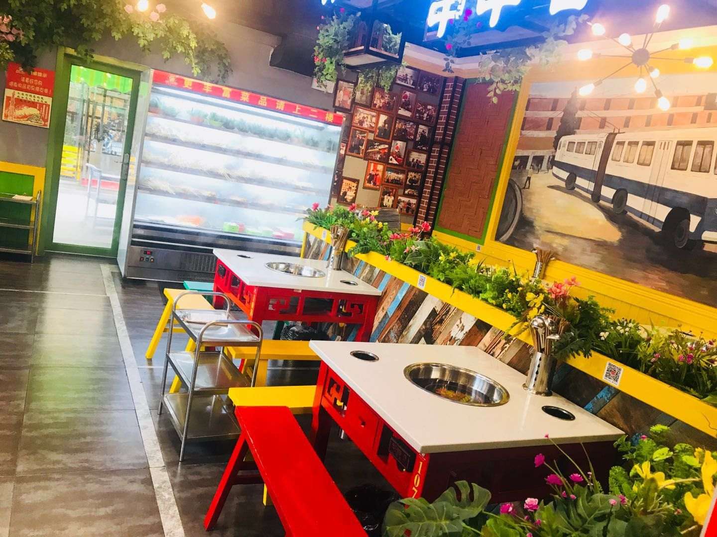 海大北门临街三层连锁火锅店转让