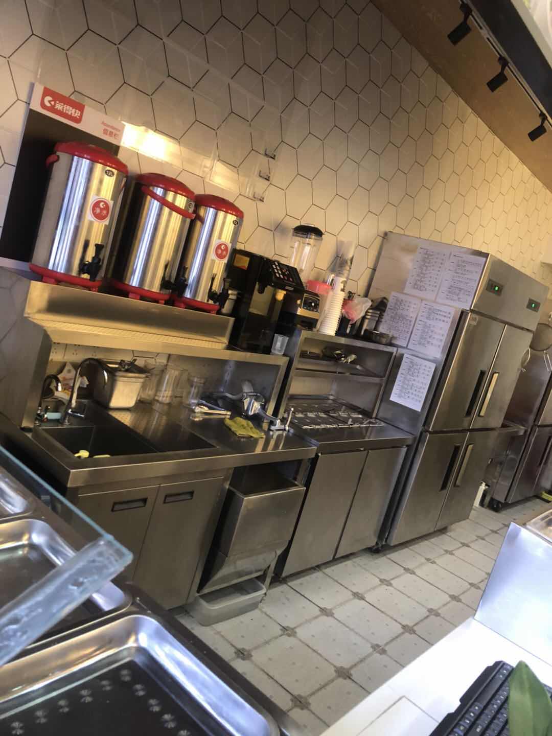 【7万低价转让】福地美食街小吃店旺铺