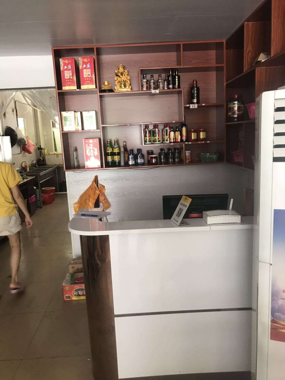 兵工大酒店旁边餐馆一二层转让