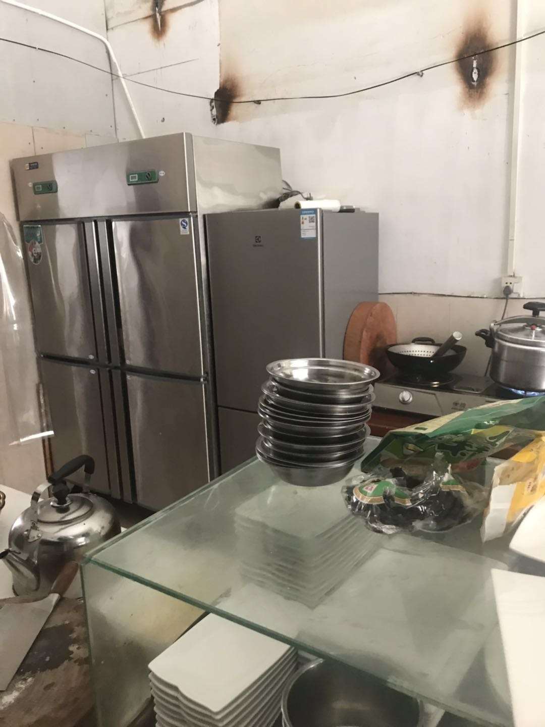 兵工大酒店旁边餐馆一二层转让