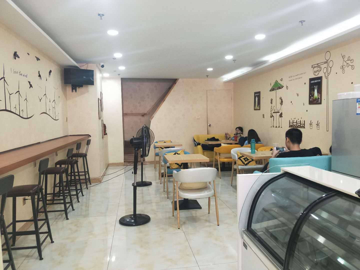 低价空铺转让奶茶店