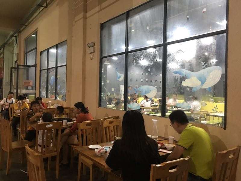 6万低价转让屯昌美食街260平米烤鱼店