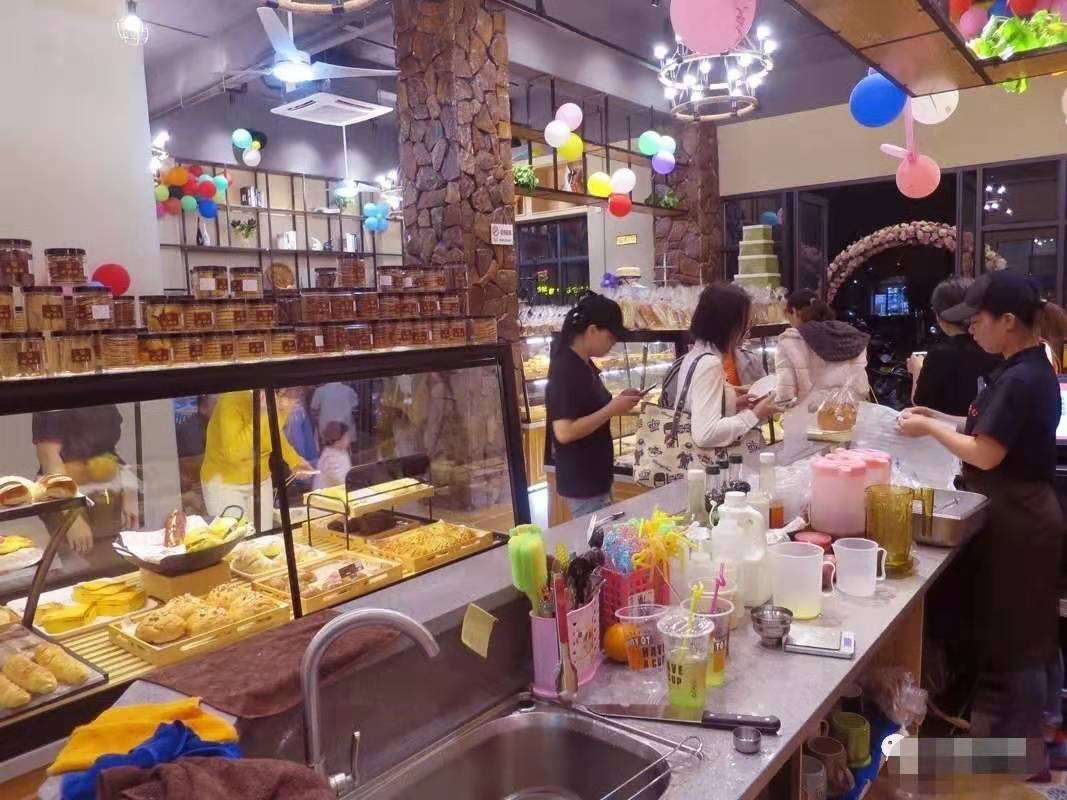 文昌盈利中烘焙店转让