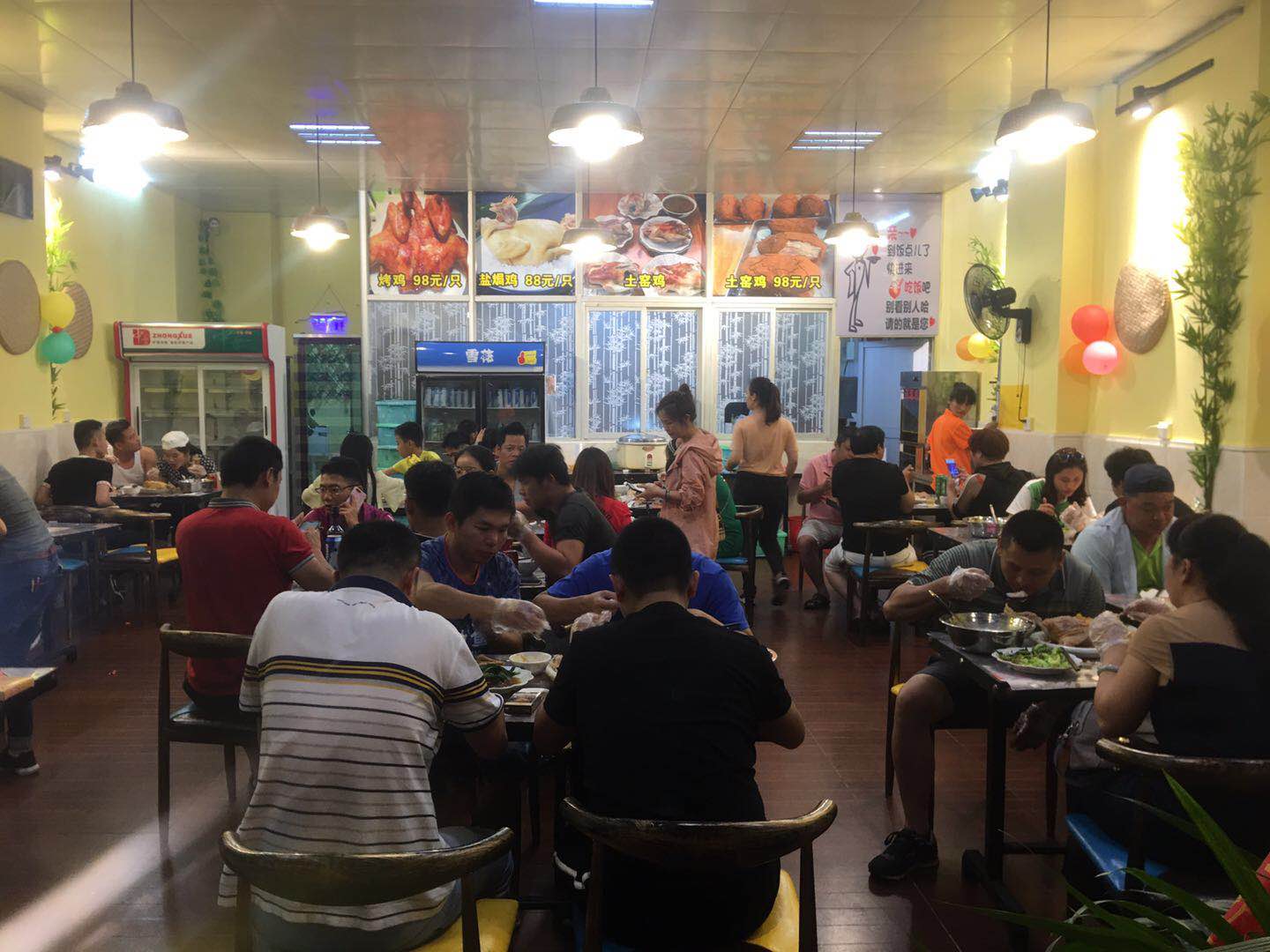 国兴大润发附近美祥路餐饮转让