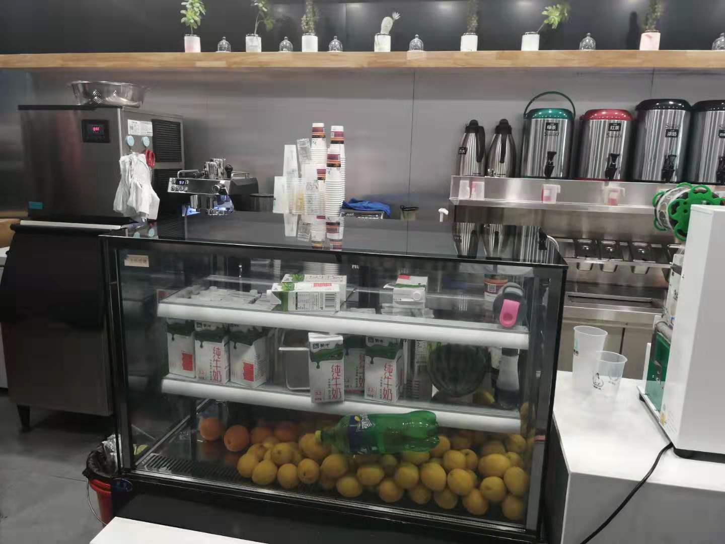 万宁东澳市场旁临街40平米奶茶店转让