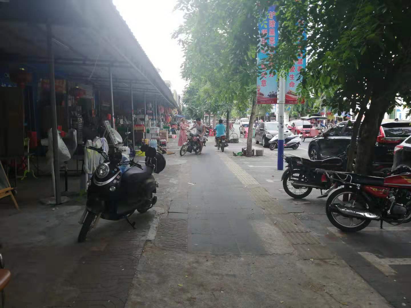 万宁东澳市场旁临街40平米奶茶店转让
