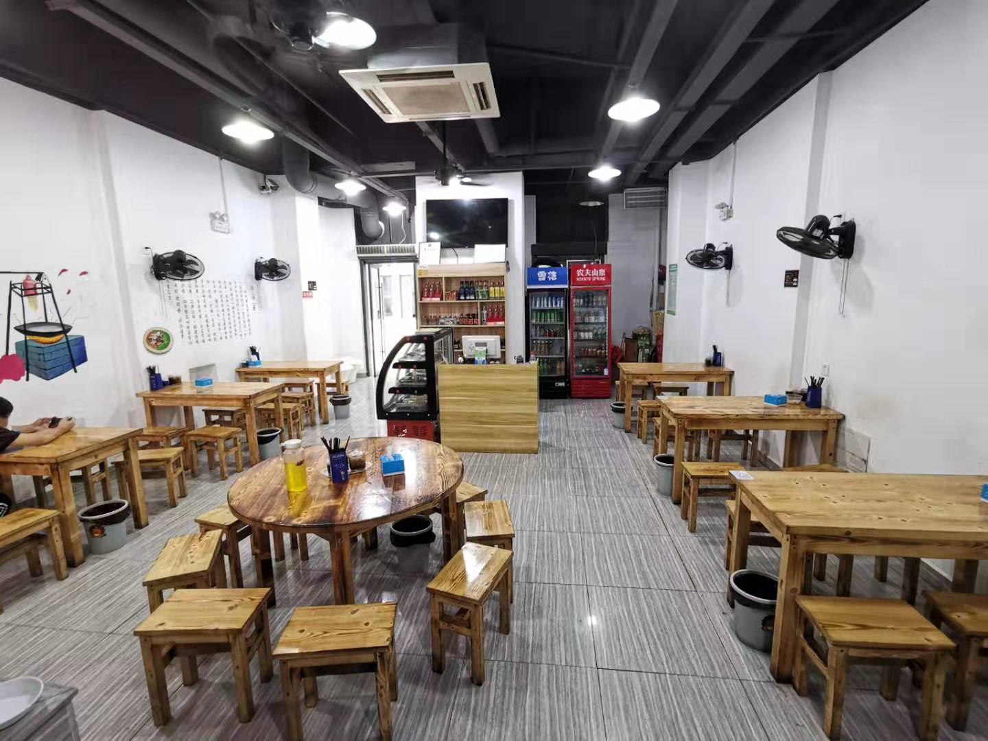 【急转】秀英远大购物广场商业街餐饮店6万整体转让