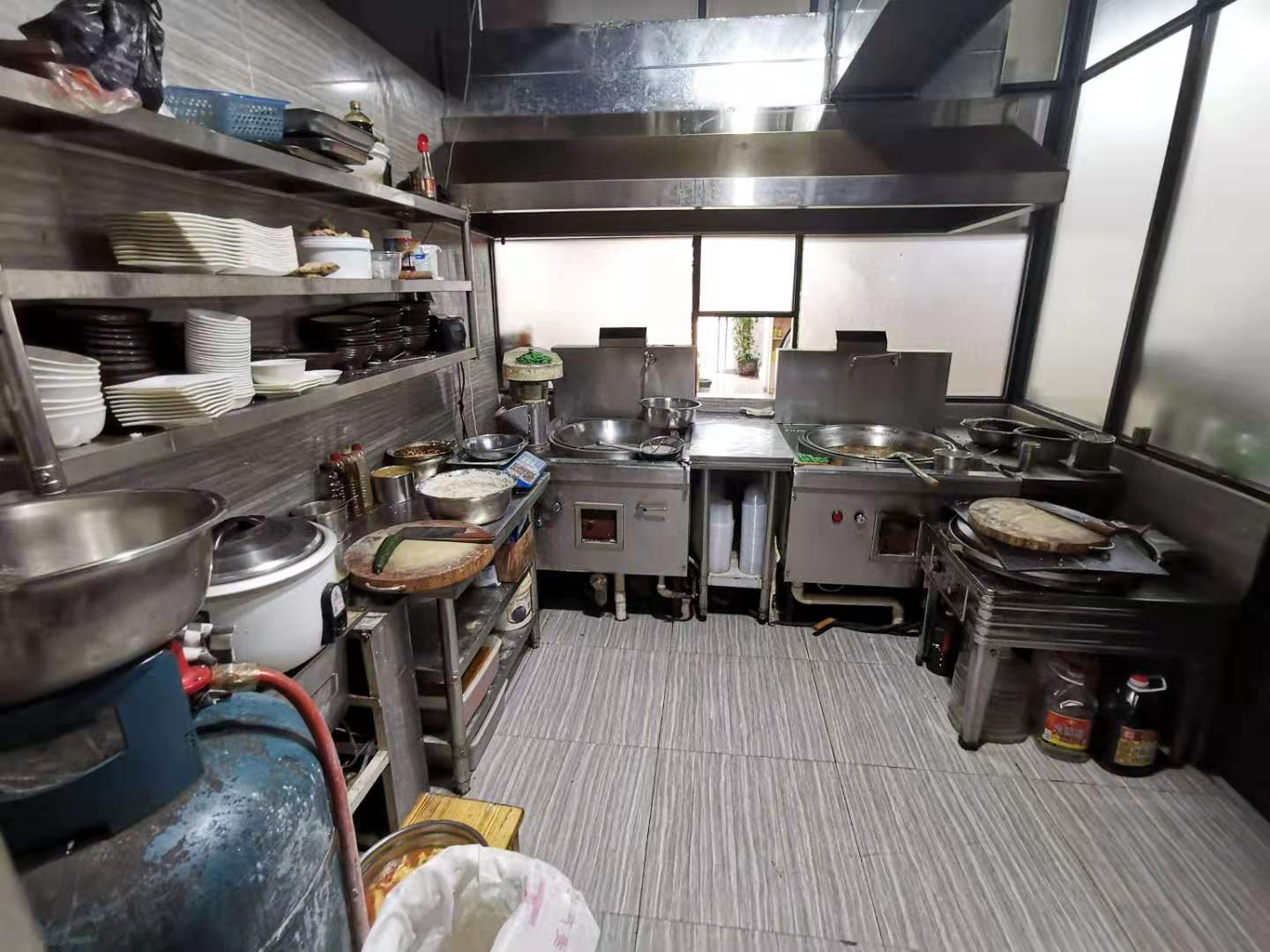 【急转】秀英远大购物广场商业街餐饮店6万整体转让