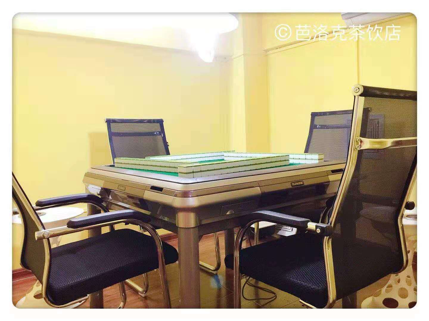 四中高中部后门临街港式水吧转让