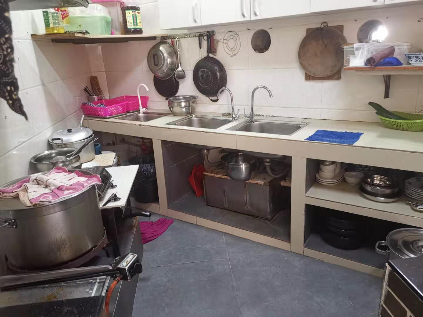 急转~海垦香樟林商业街多年小吃店转让