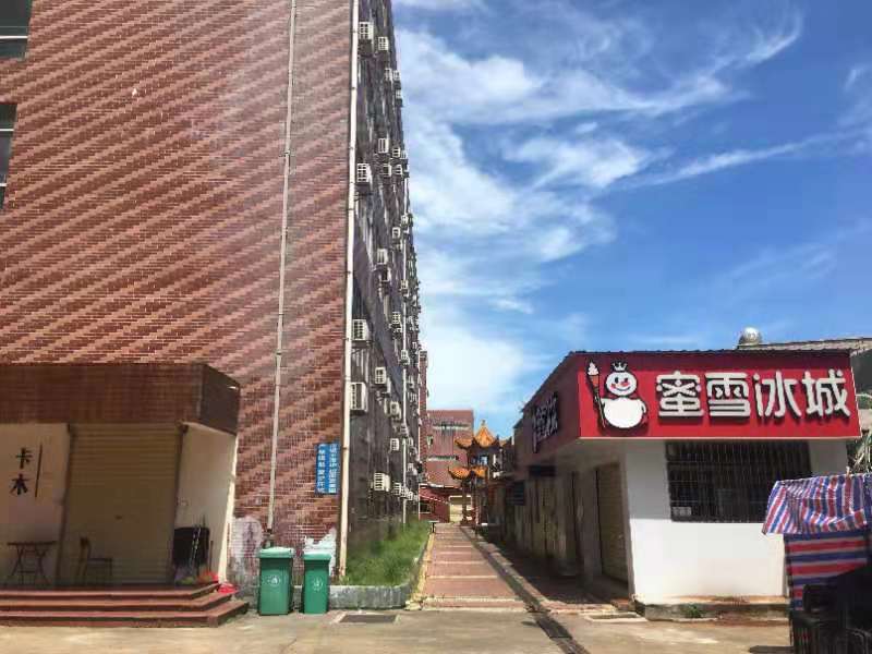大学商业街店铺转让靠近学生宿舍