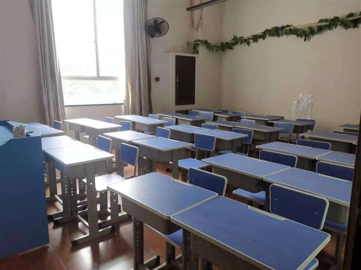 海垦欣雅花园二楼设备齐全培训机构转让（可空转）