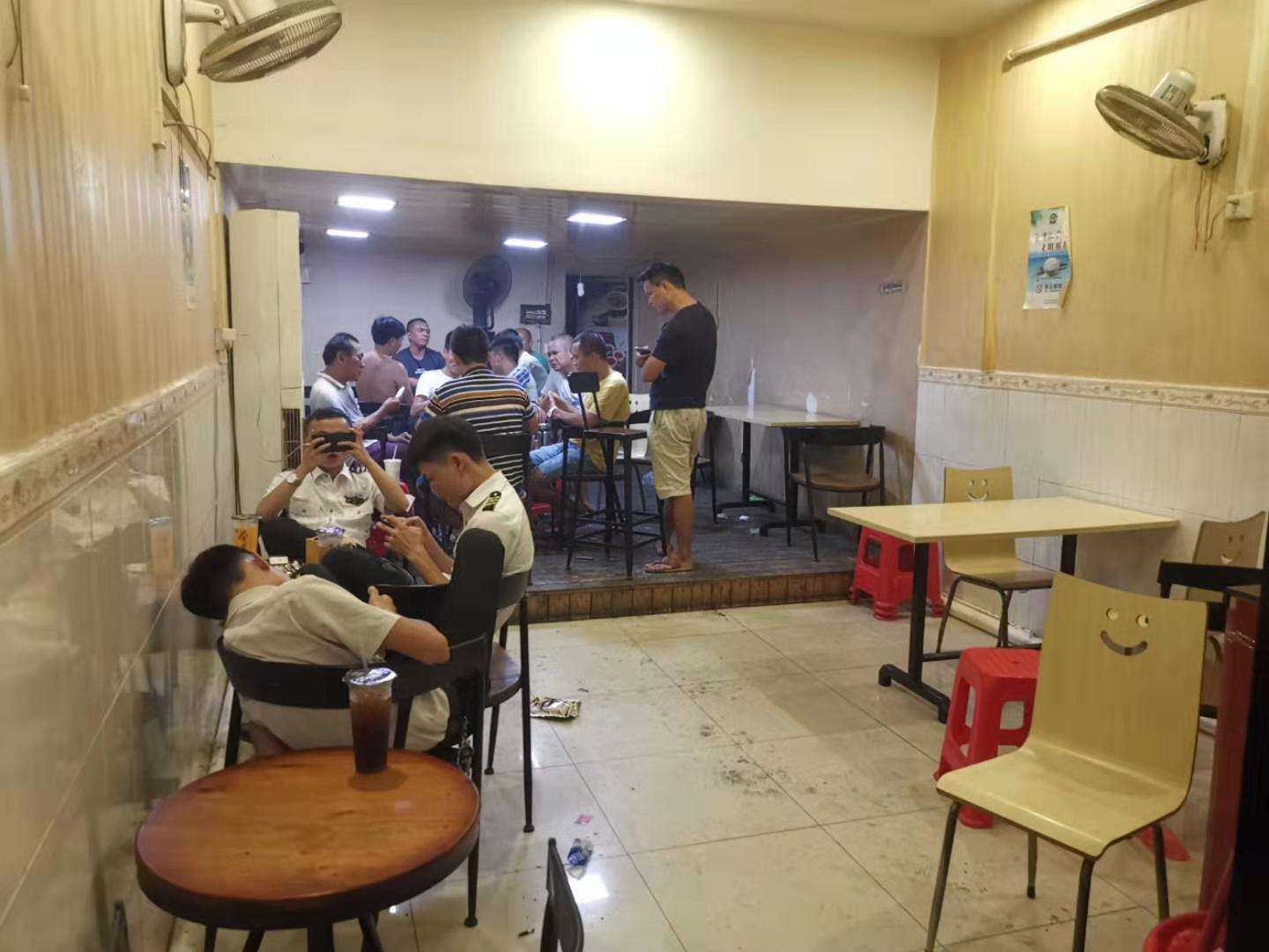 西站对面新乐迪一楼街铺转让