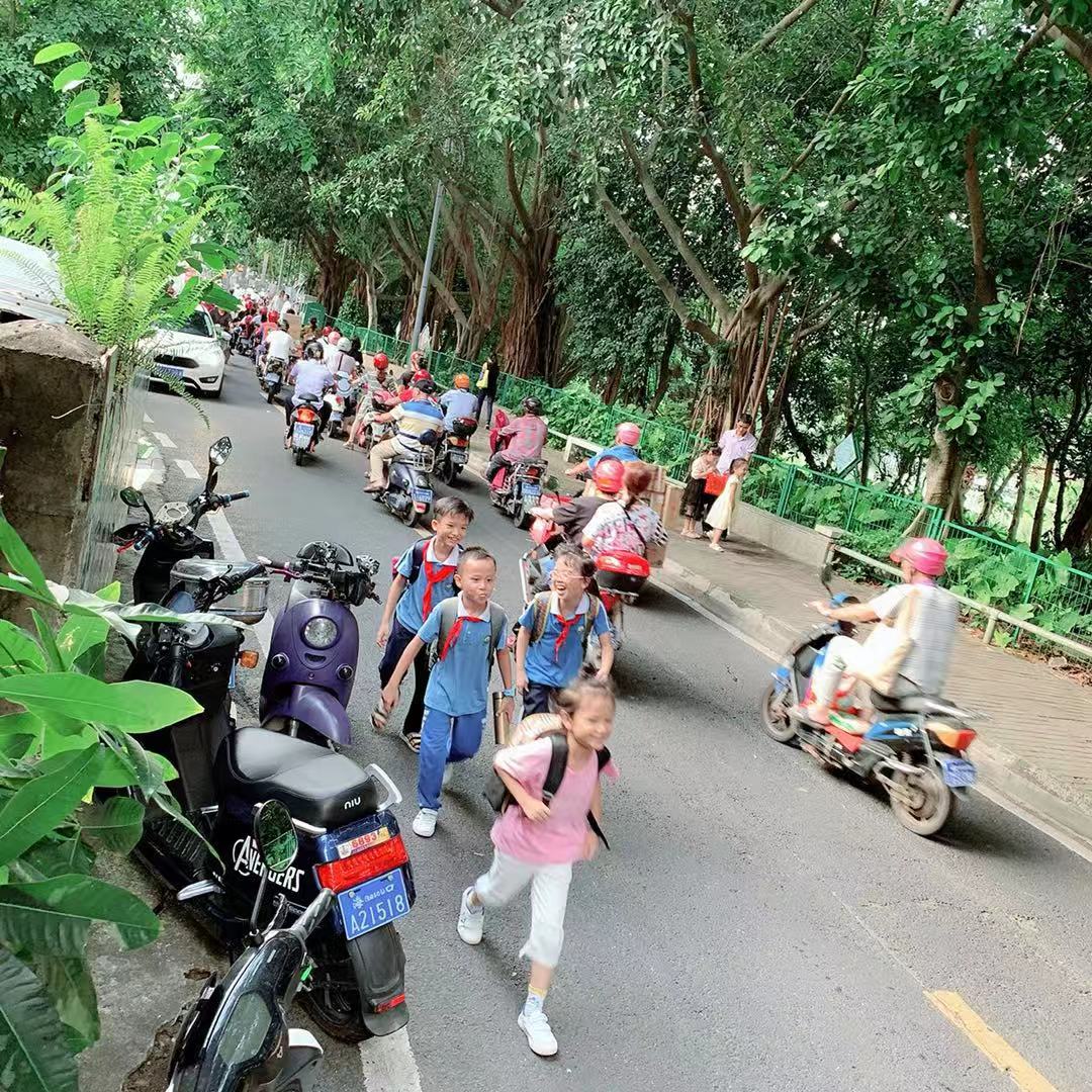 白龙街道 美舍河 旺铺转让（水吧）