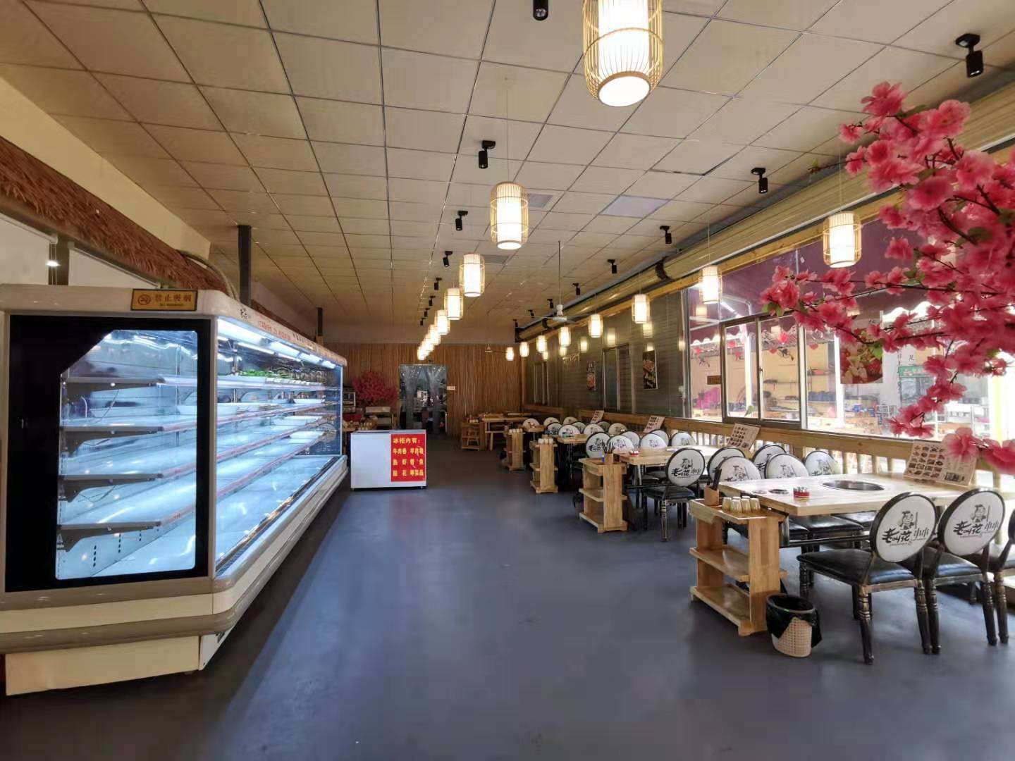 金盘夜市餐馆店转让
