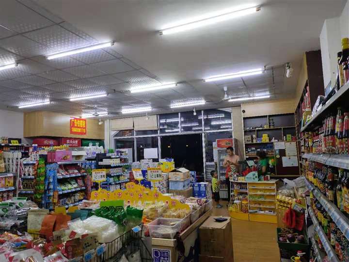 滨江度假城每月盈利3万超市转让