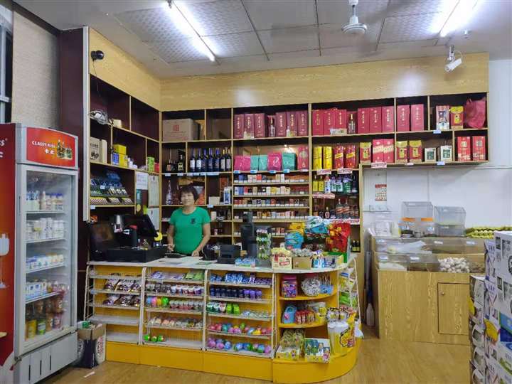 滨江度假城每月盈利3万超市转让