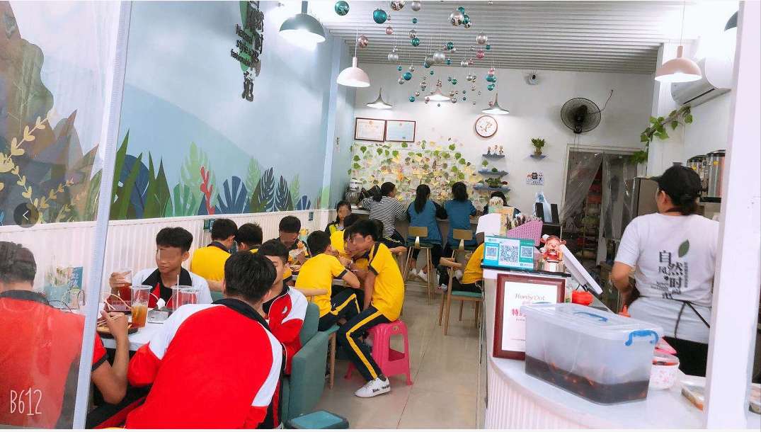 陵水民族中学大门口旁（二中）冷饮店转让