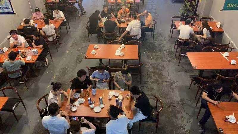 国兴桫椤湾一楼临街餐饮店转让可空转