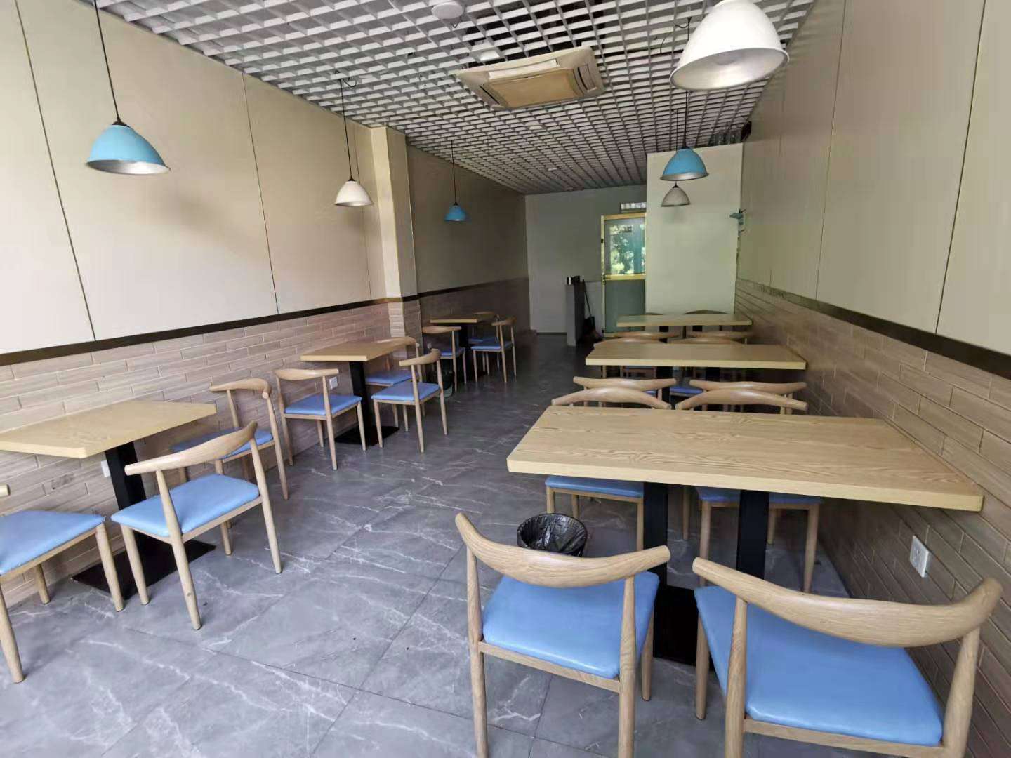上邦百汇城旁营业中品牌冷饮店转让价钱面议