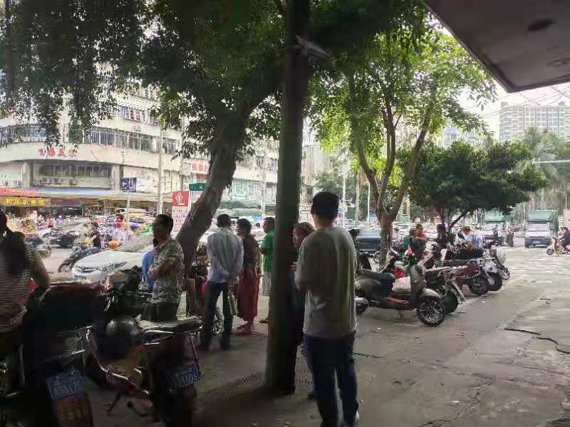 文明中路，临街好位置餐饮店转让