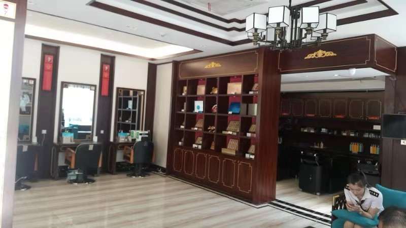 （乐乐铺）龙华路国贸商圈二楼美容美发店转让