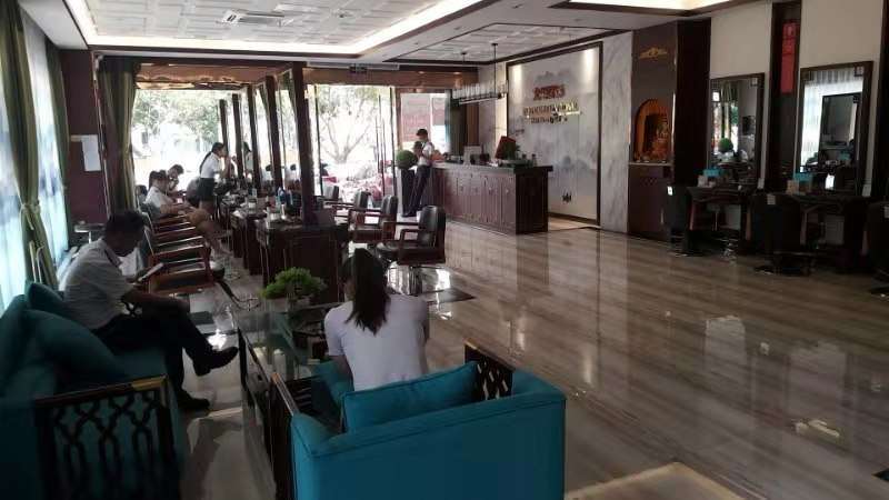 （乐乐铺）龙华路国贸商圈二楼美容美发店转让