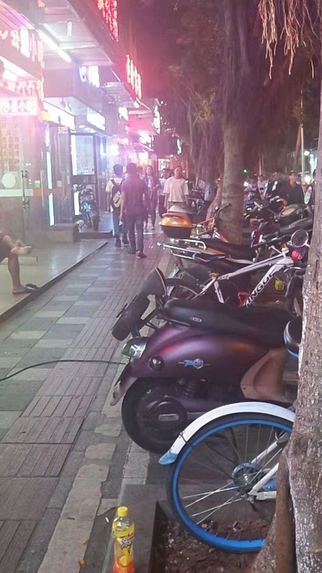 滨涯路农垦中学对面店铺转让