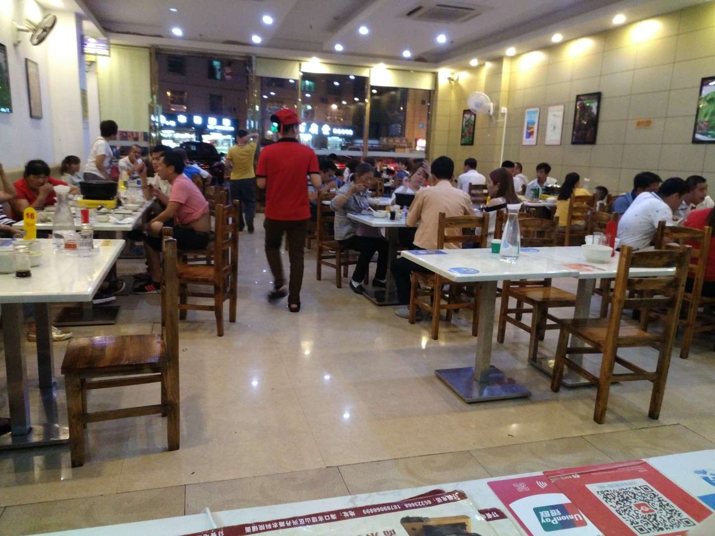 低价10万转让兴丹路农科院餐饮店