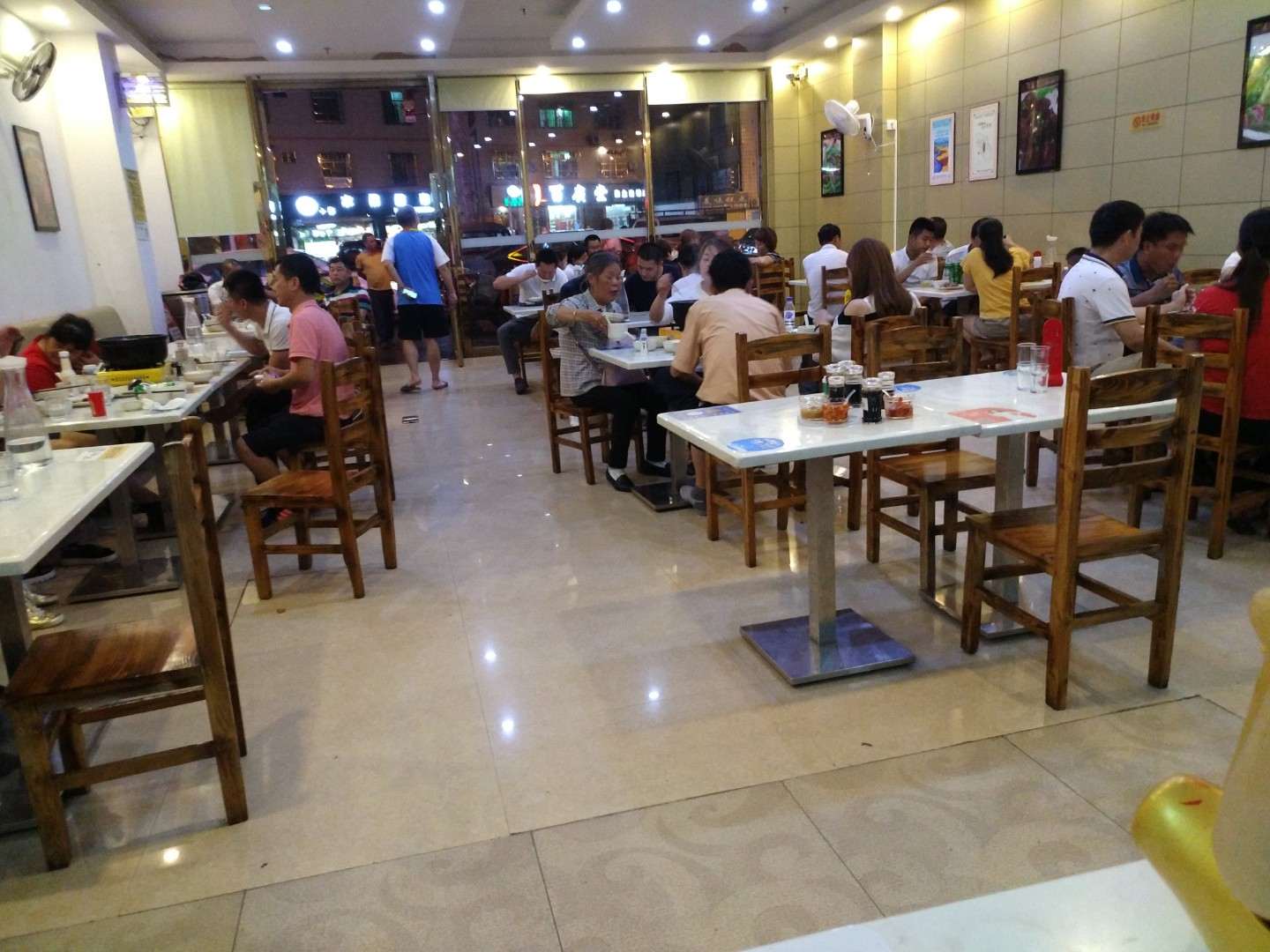 低价10万转让兴丹路农科院餐饮店