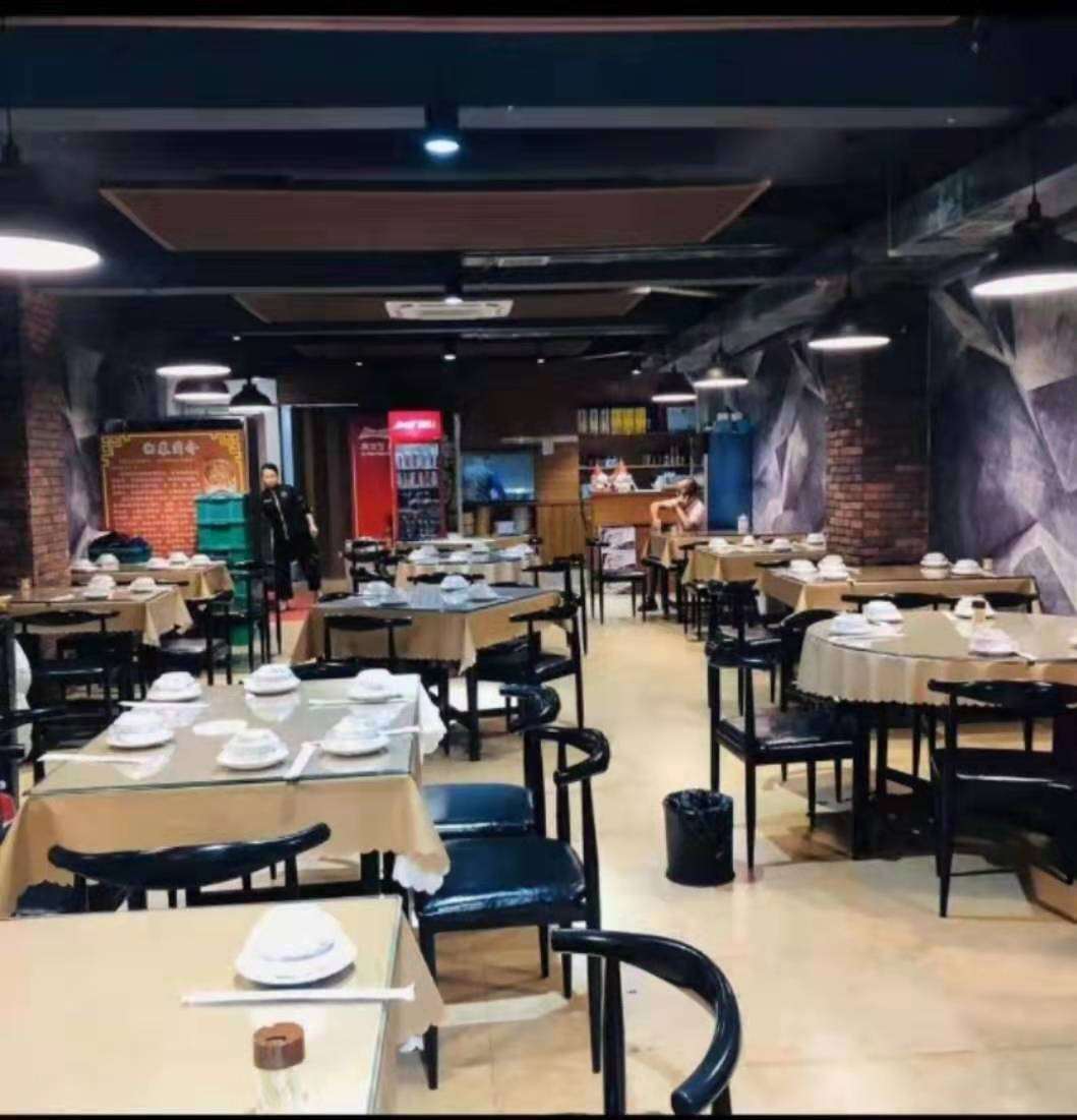 国贸苏荷酒吧对面临街餐馆店转让