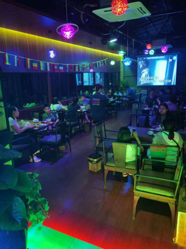 秀英小街繁华路段音乐餐吧烧烤店转让或整体招租