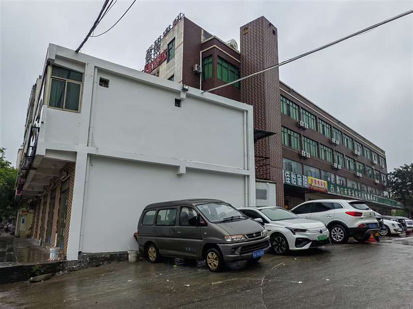 长流镇主干道临街空铺招租无转让费