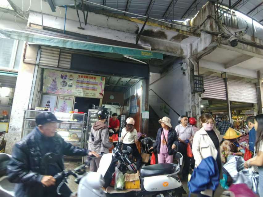 临高县西门市场后门黄金铺位包子店转让