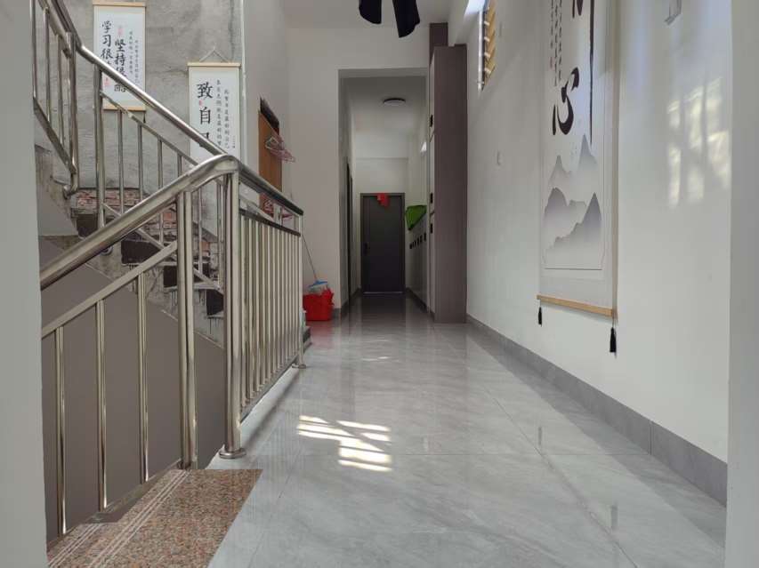 儋州那大先锋路临街旺铺整栋楼房东直租