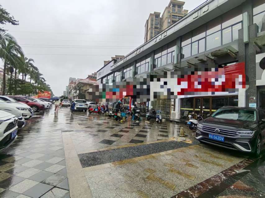 老城繁华路段临街营业中餐饮店转让