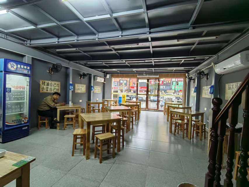 老城繁华路段临街营业中餐饮店转让