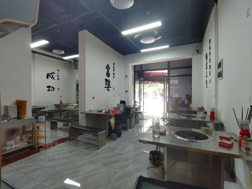 老城东坡步行街旁边营业中餐饮店转让