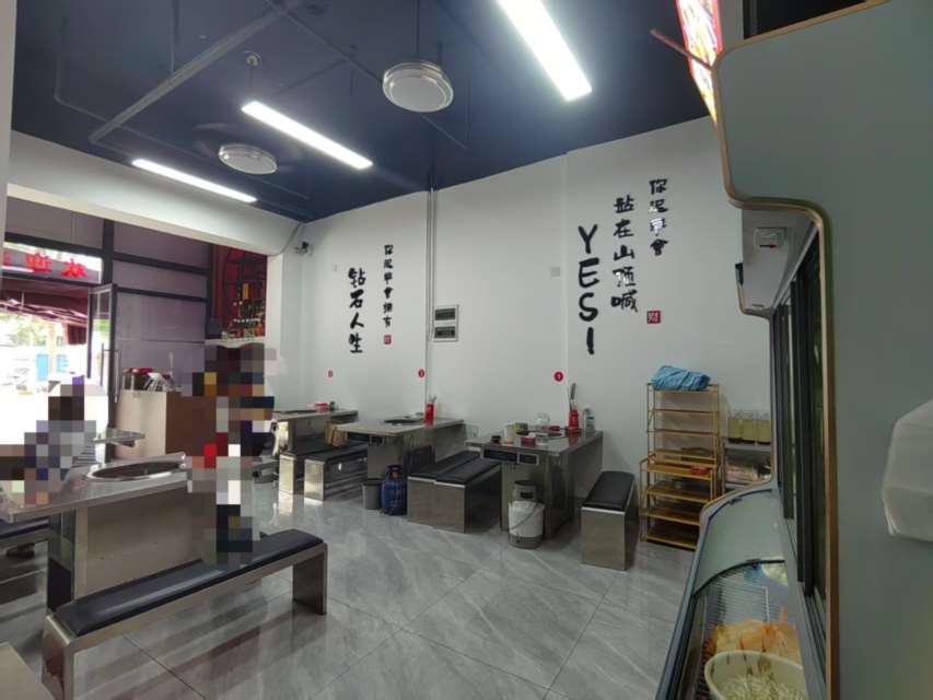 老城东坡步行街旁边营业中餐饮店转让